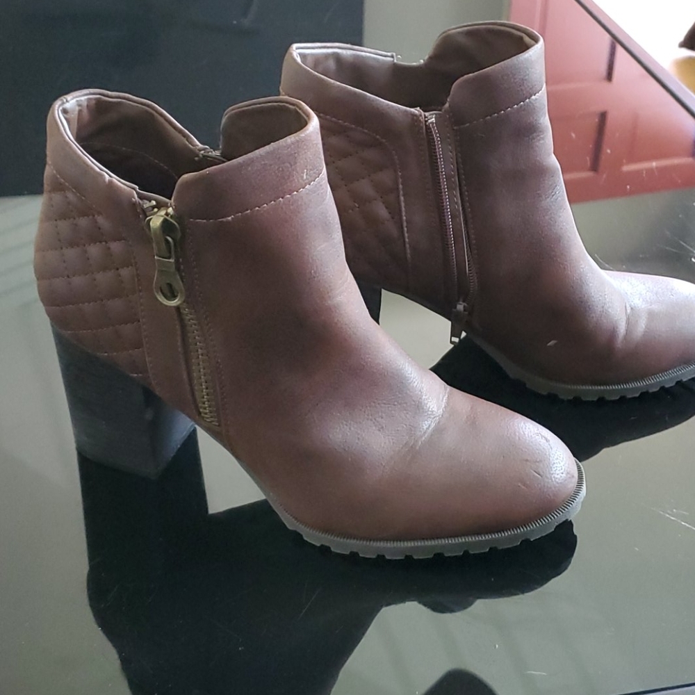 Heel boots